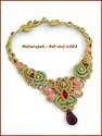 Bijoux en perles, pierres et passementerie