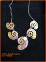 Bijoux en nacre, �b�ne, gorgone et argent ...